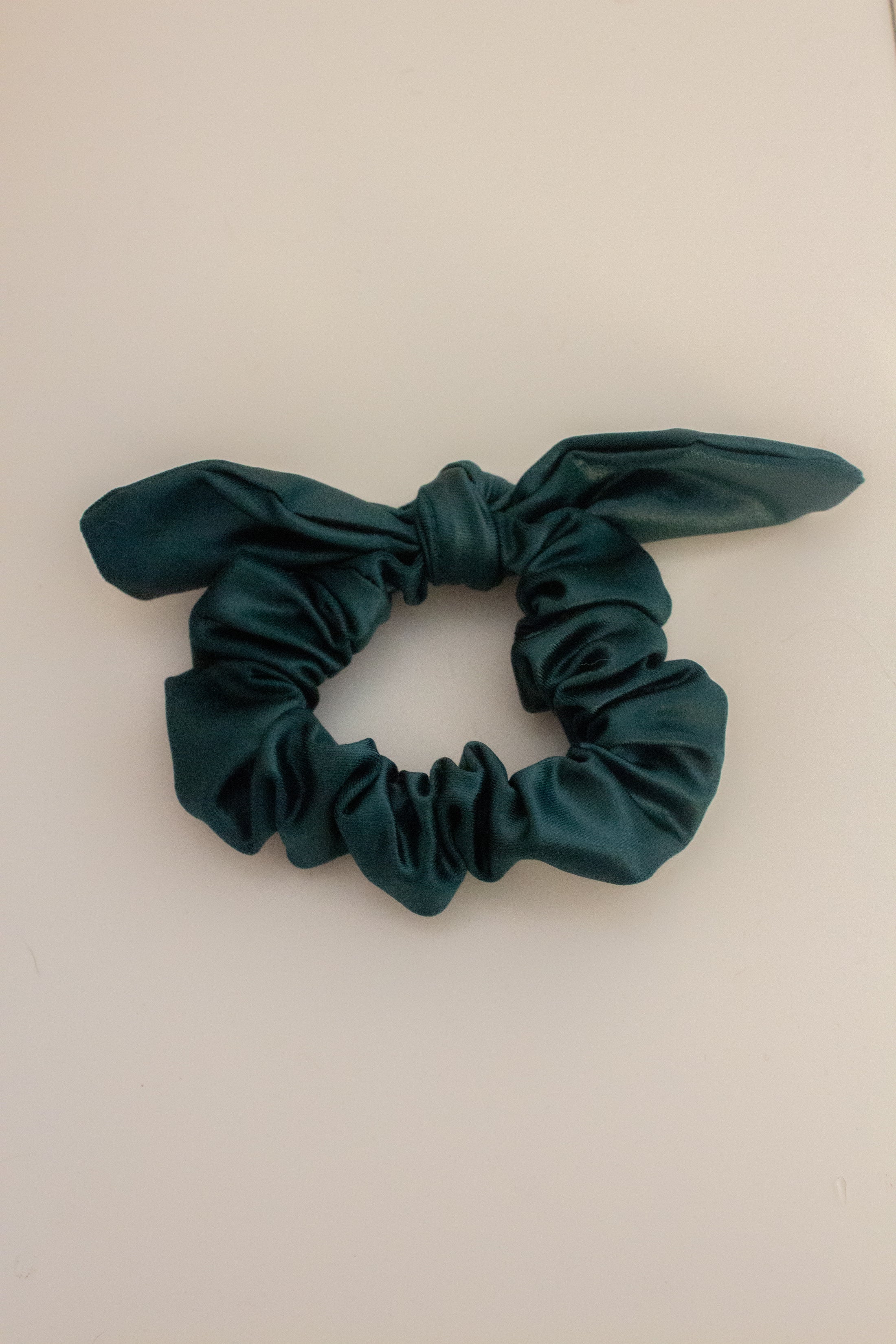 Green scrunchie bow