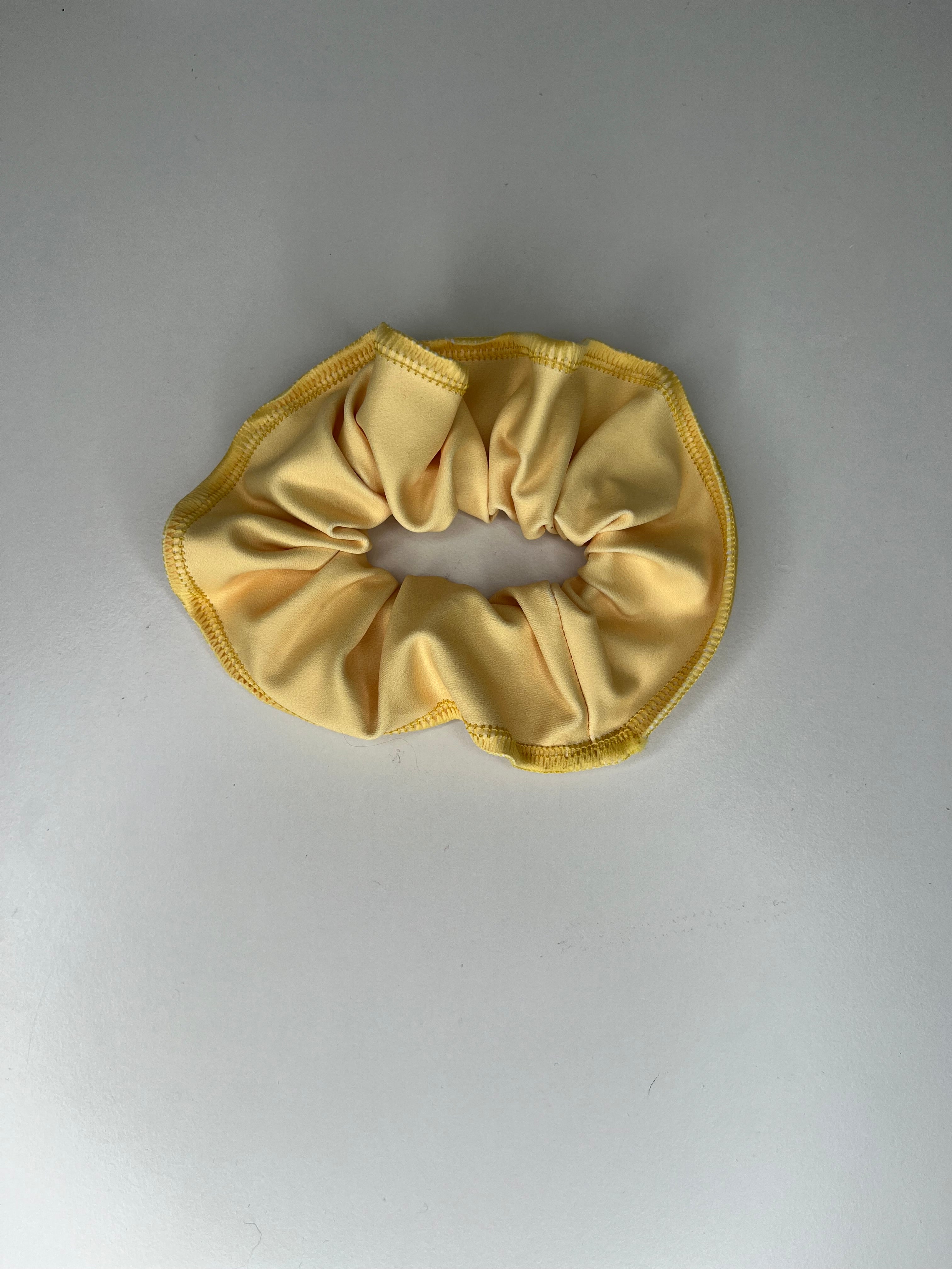 Scrunchie giallo burro